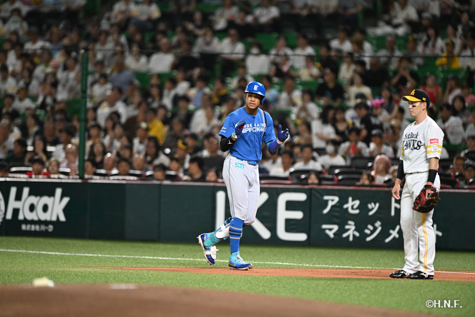 1回表、万波選手
