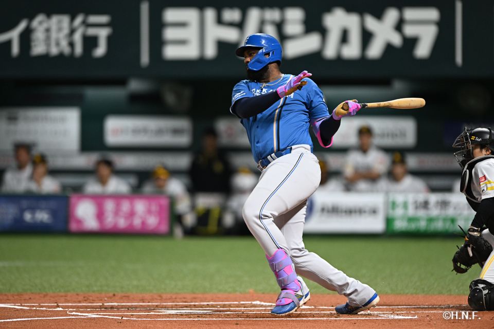 1回表、レイエス選手