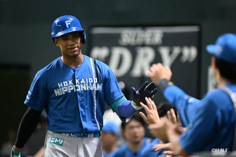 3回表、万波選手02