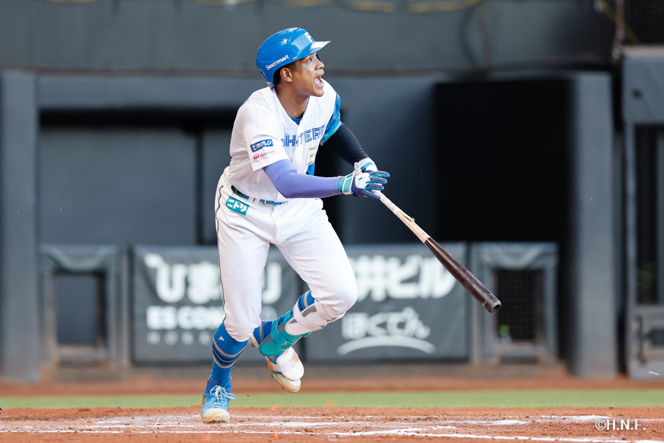 7回裏、万波選手02