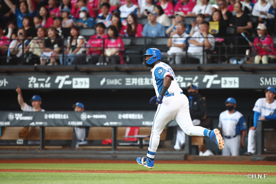 2回裏、レイエス選手04