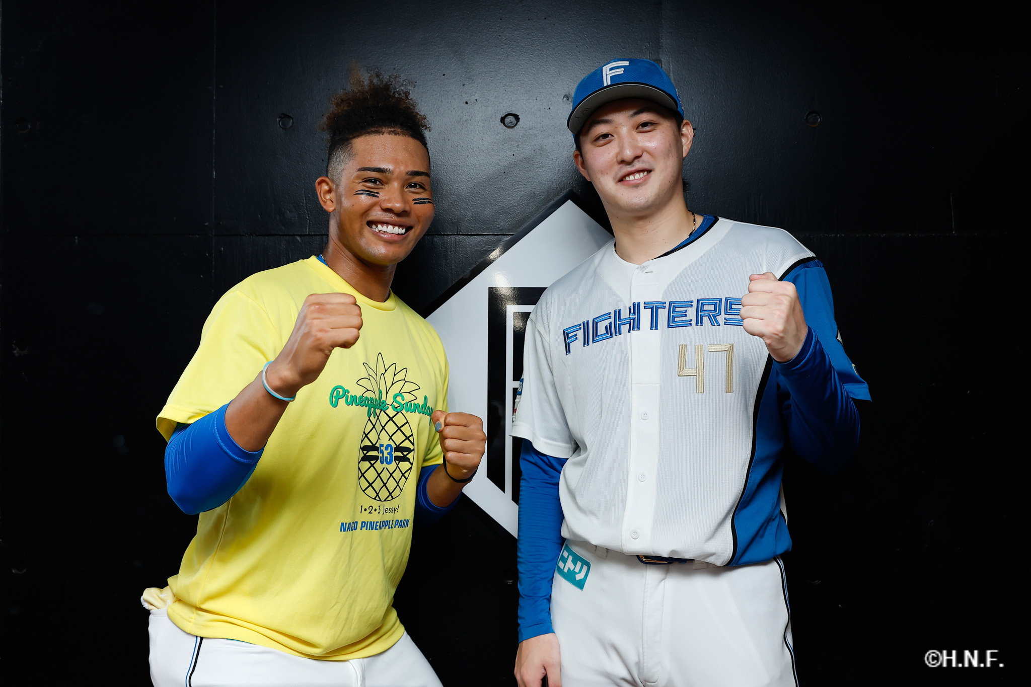 ヒーローの柳川投手と水谷選手03