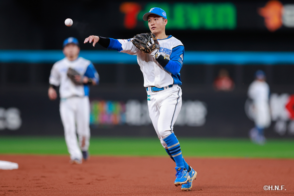 2回表、奈良間選手