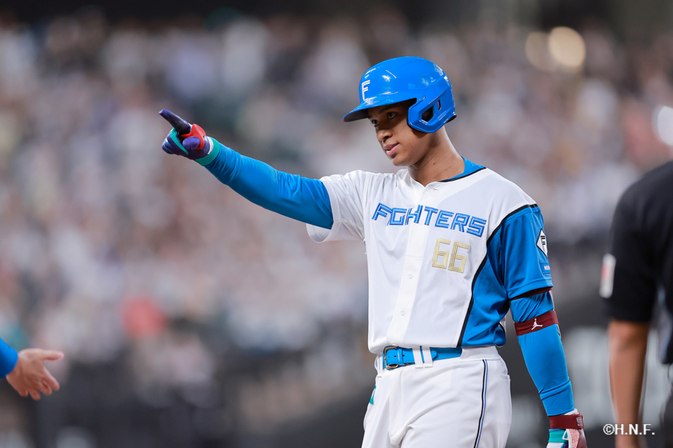 6回裏、万波選手02