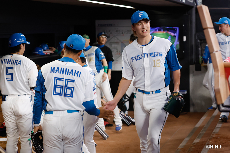 7回表、達投手と万波選手