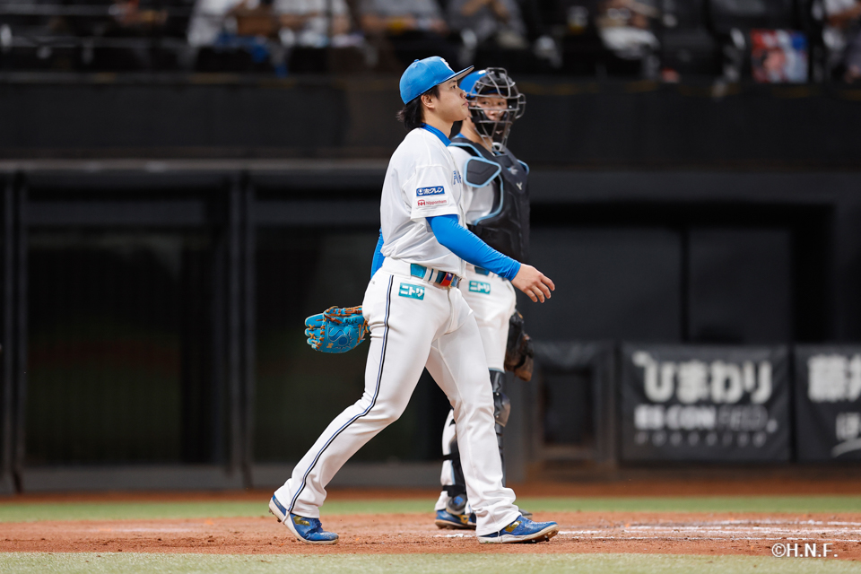8回表、孫投手と進藤選手