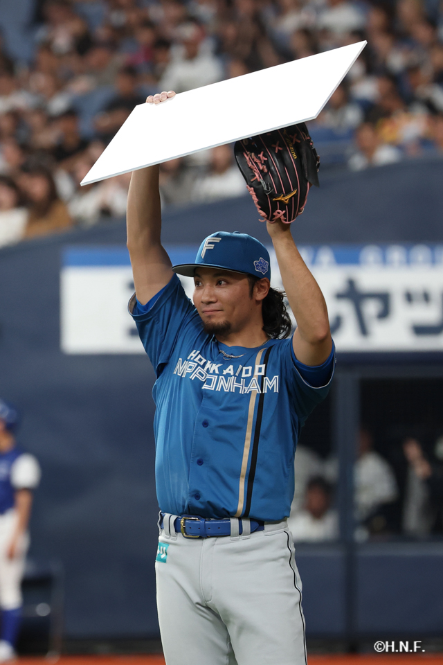 NPB通算1000投球回を達成した伊藤投手02