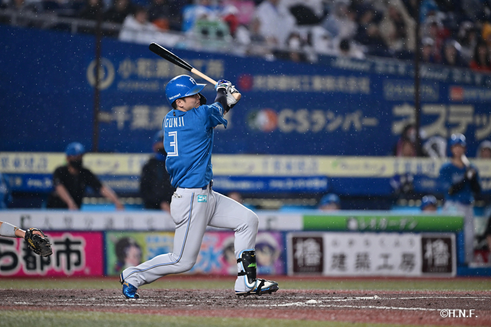 8回裏、郡司選手01