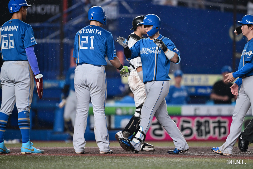 8回裏、郡司選手04