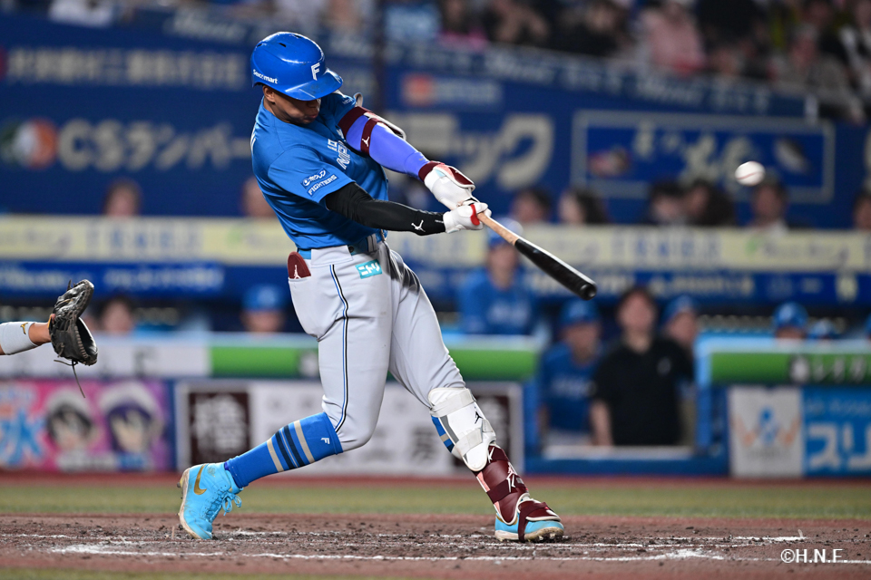 5回表、万波選手01