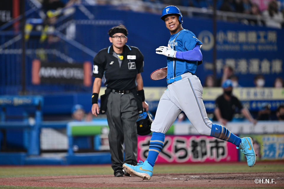 5回表、万波選手03