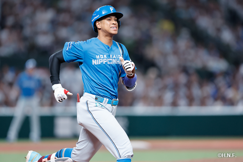 10回表、万波選手