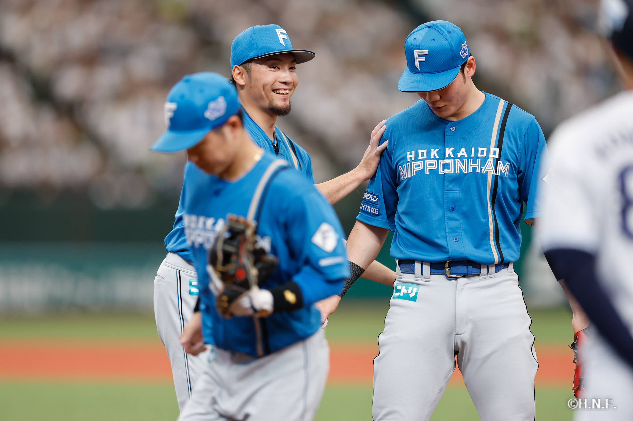 1回裏、伊藤投手と清宮選手01