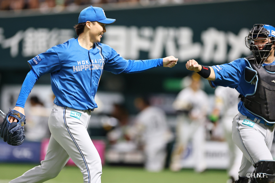 3回裏、山﨑福投手と進藤選手