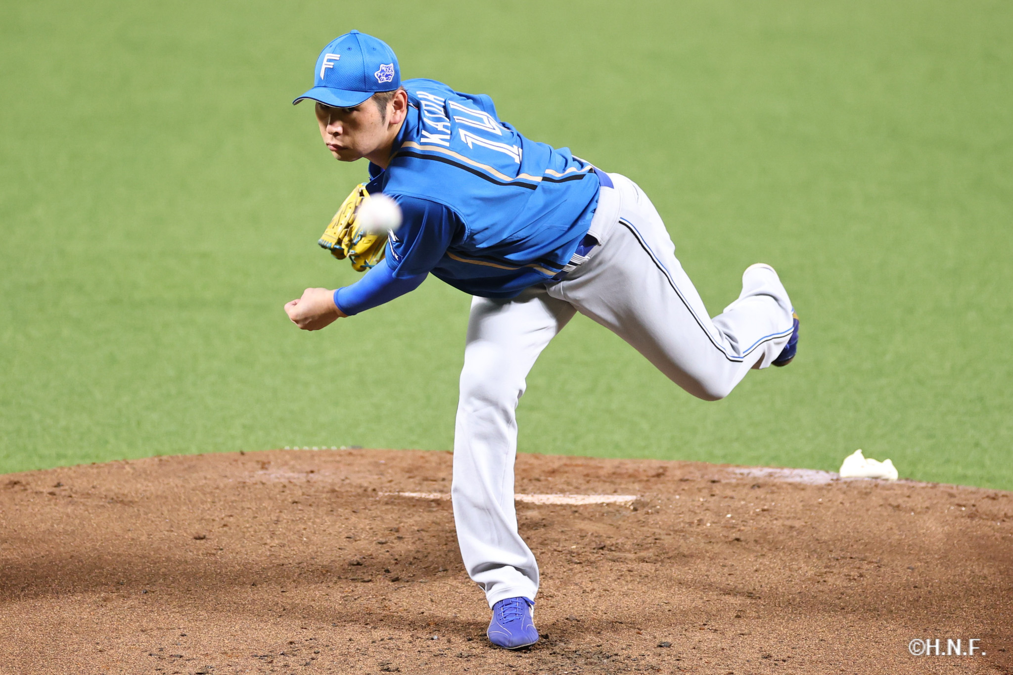 先発の加藤貴投手01