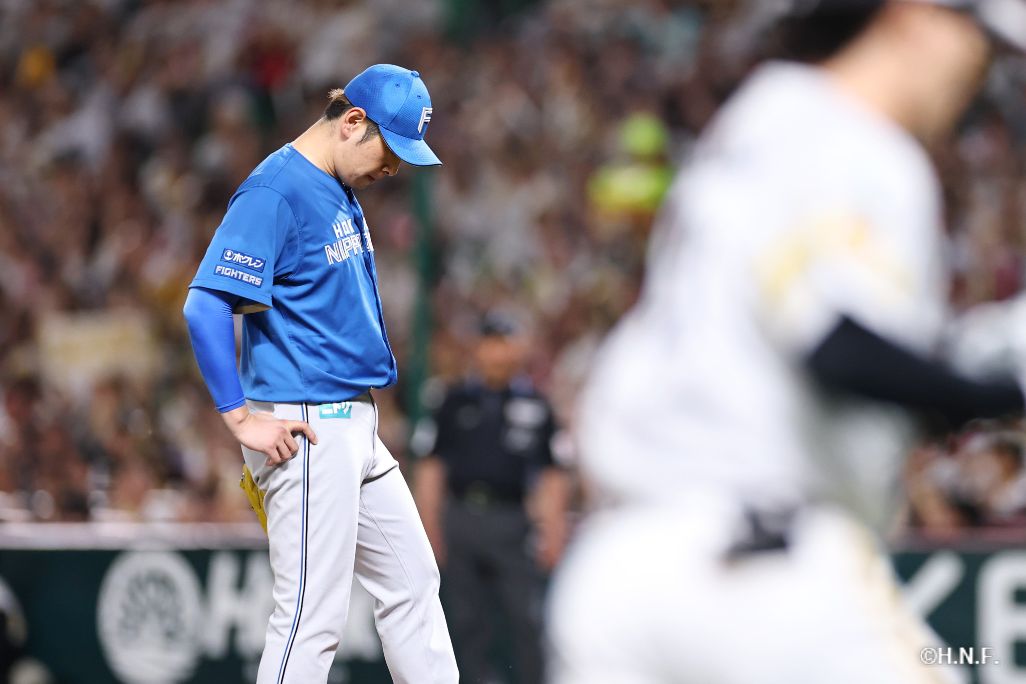先発の加藤貴投手10