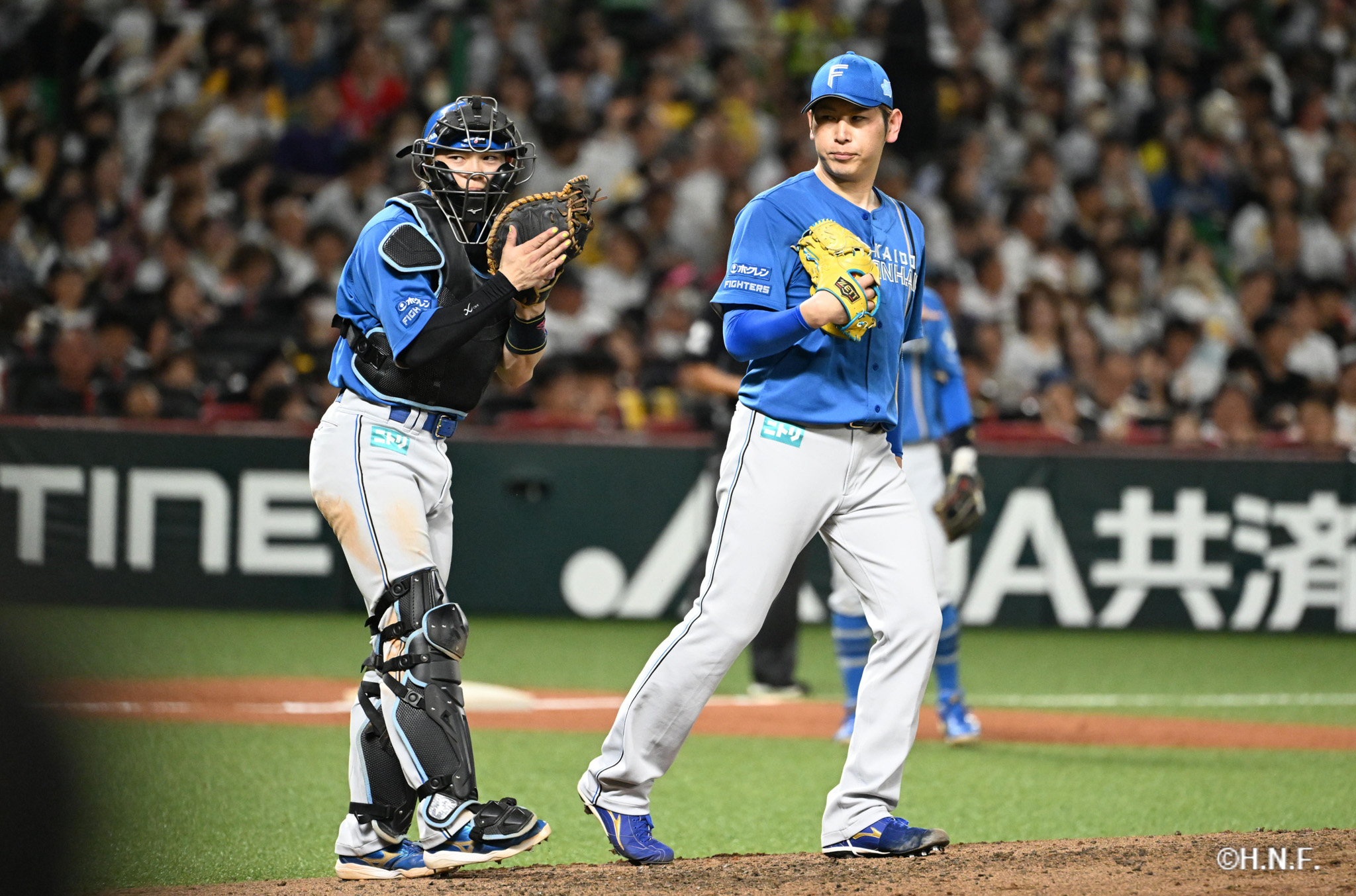 3回裏、加藤貴投手と田宮選手