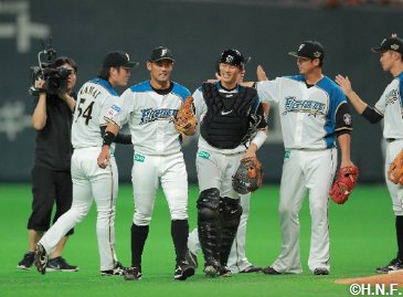 飯山選手引退セレモニー 現役最後の試合でウイニングボールを