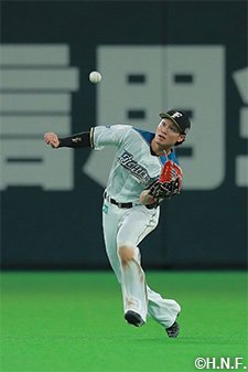 西川遥輝選手が「第46回三井ゴールデン・グラブ賞」（外野手部門