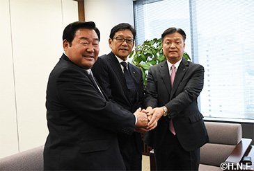 栗山監督契約延長のお知らせ | 北海道日本ハムファイターズ