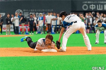 6月14日に実施した「代走オレ！盗塁コンテスト」の様子02