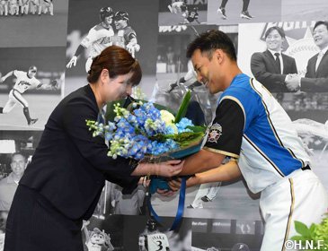 田中賢介選手が引退会見 | 北海道日本ハムファイターズ 田中賢介選手が引退会見 | 北海道日本ハムファイターズ