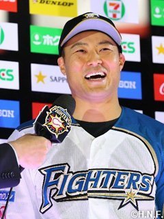 田中賢介選手が引退会見 | 北海道日本ハムファイターズ