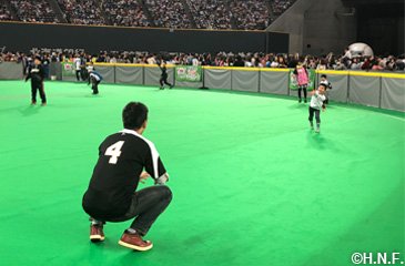 驚きの値段 ファンフェスティバル2019》「コンコース＆ファイターズ 記念グッズ