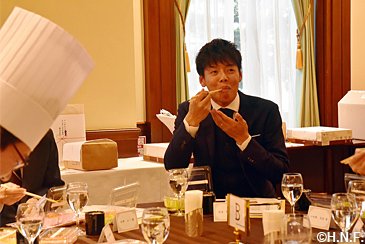 試食審査の様子2