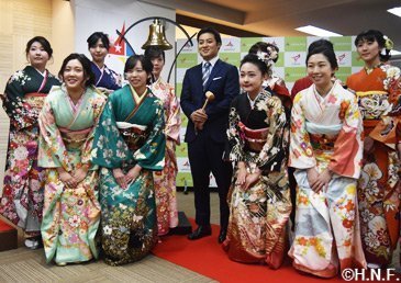 札幌証券取引所の大発会の様子2