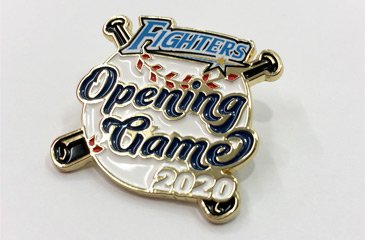 開幕戦ピンバッジ
