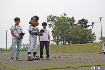 テレワーカーの方々とドローン操縦練習(斜里町)