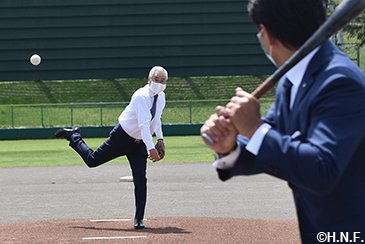 稲葉SCOと上野市長02