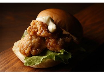 甘酢たれとマヨネーズの最強コンビザンギバーガー