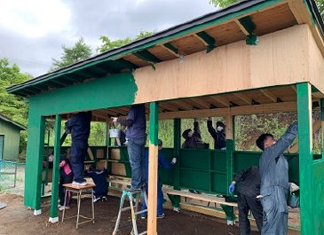 連盟・保護者の皆様による塗装作業