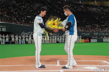 浦野投手引退セレモニー01