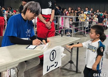 選手ふれあいイベントの様子01