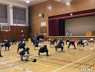 大曲東中学校での体育授業01