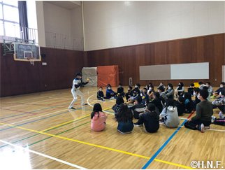 大曲東中学校での体育授業02