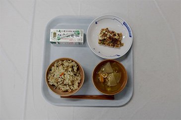 置戸町給食01
