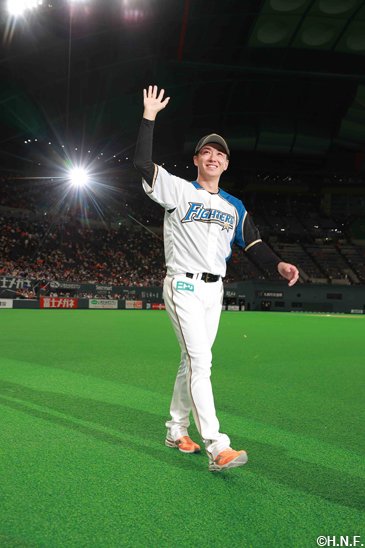 激レア 日本ハムファイターズ 斉藤祐樹投手 実使用スパイク ミズノプロ スポーツ