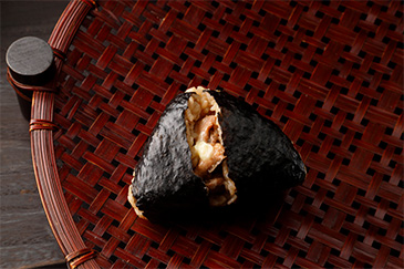 泰示(たいし)たボリューム!鮭&バター醤油おにぎり