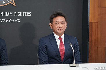 就任会見の様子01