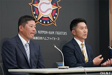 就任会見の様子02