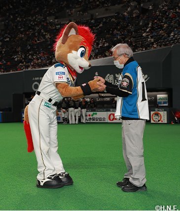 平井明光さん 表彰の様子