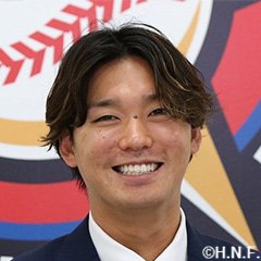 会見中の石川亮選手