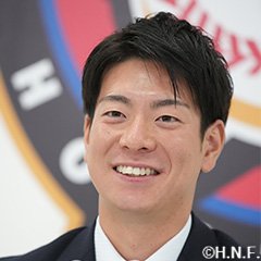 会見中の松本剛選手