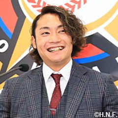 会見中の伊藤大海投手