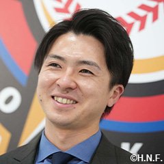 会見中の上沢直之投手