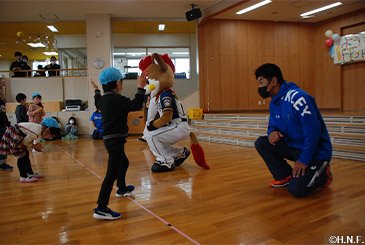 ティーボールセット寄贈と体験会の様子08